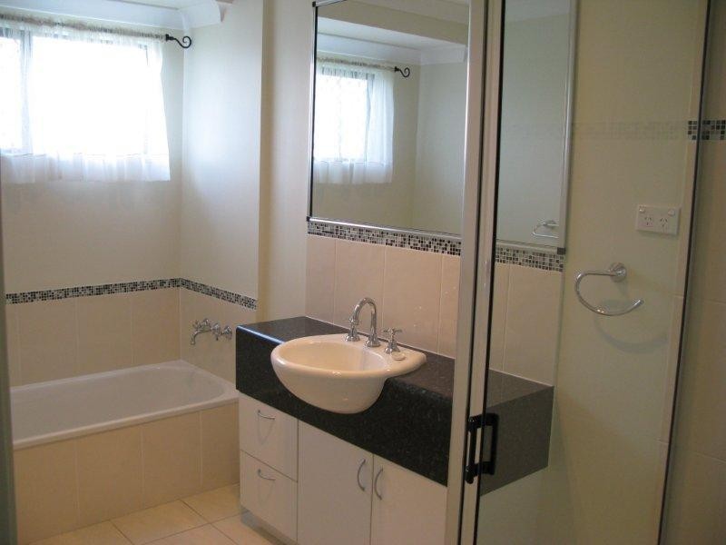 4 Paperbark Place, Mount Louisa QLD 4814