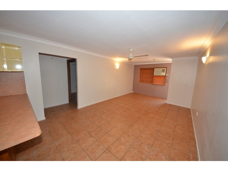 1/38 Grosvenor Street, Pimlico QLD 4812