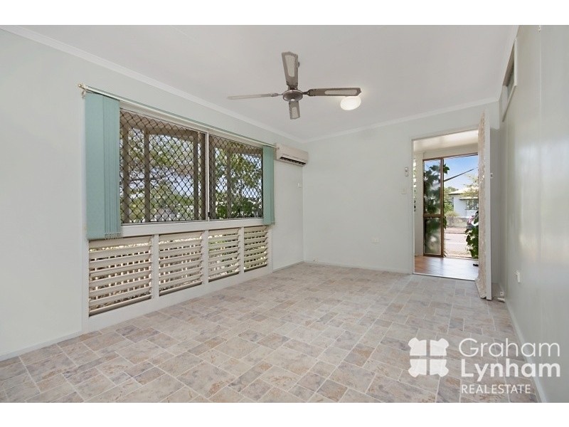 33 Bayswater Terrace, Hyde Park QLD 4812