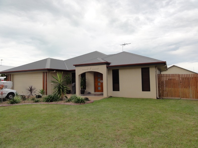 4 Cassidy Street, Bushland Beach QLD 4818