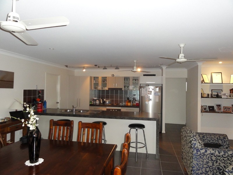 4 Cassidy Street, Bushland Beach QLD 4818