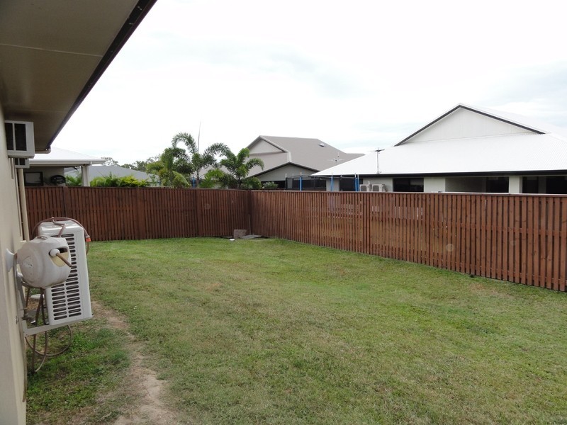 4 Cassidy Street, Bushland Beach QLD 4818