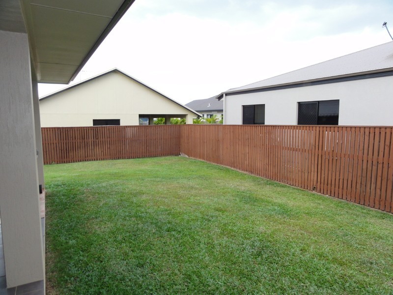 4 Cassidy Street, Bushland Beach QLD 4818