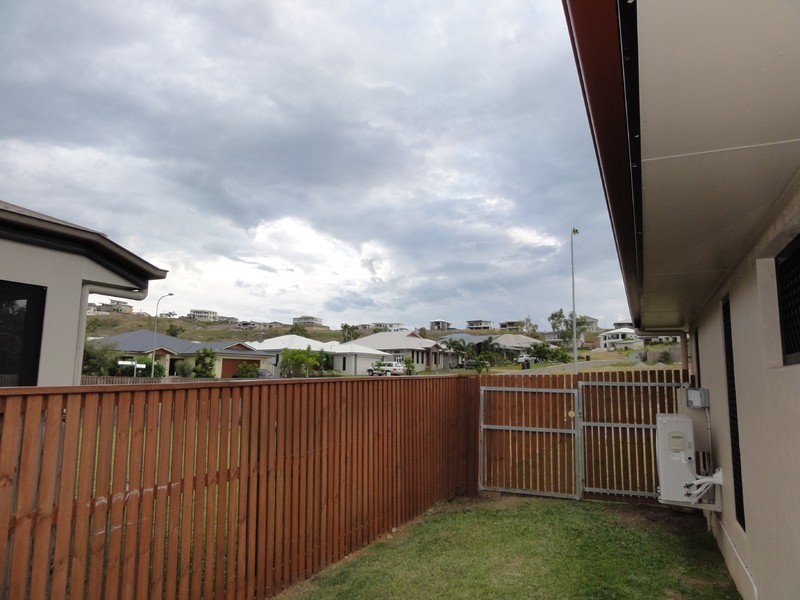 4 Cassidy Street, Bushland Beach QLD 4818