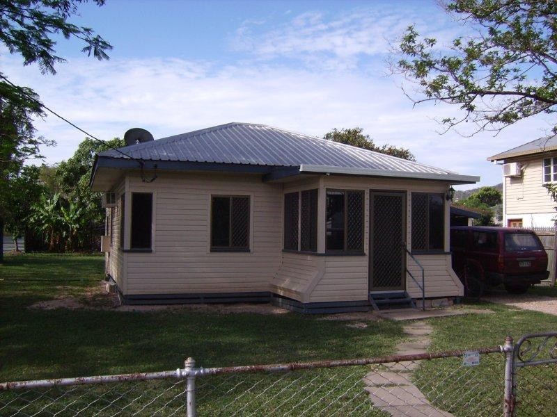 130 Howlett, Currajong QLD 4812