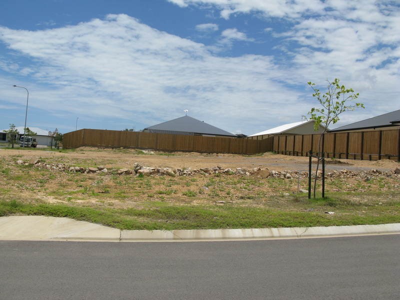 1 Cowrie Court, Bushland Beach QLD 4818