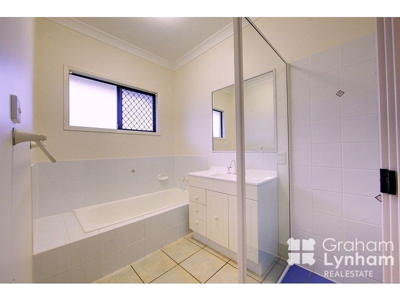 31 Lomond Street, Kirwan QLD 4817