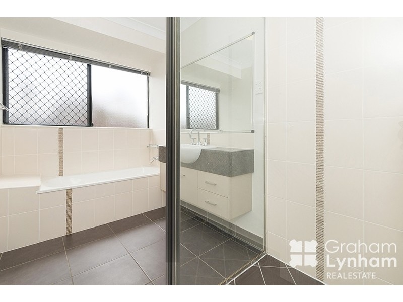 4 Cassidy Street, Bushland Beach QLD 4818