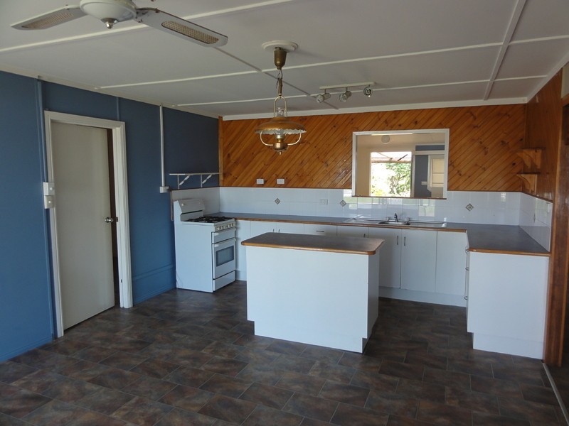 51 Cay Street, Saunders Beach QLD 4818