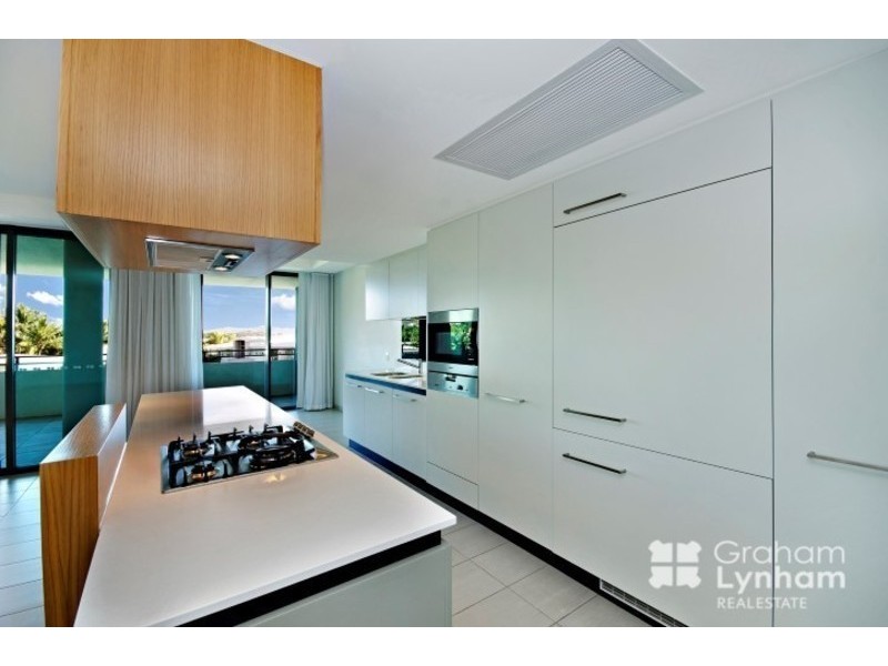 2404/6 Mariners Drive, Townsville City QLD 4810