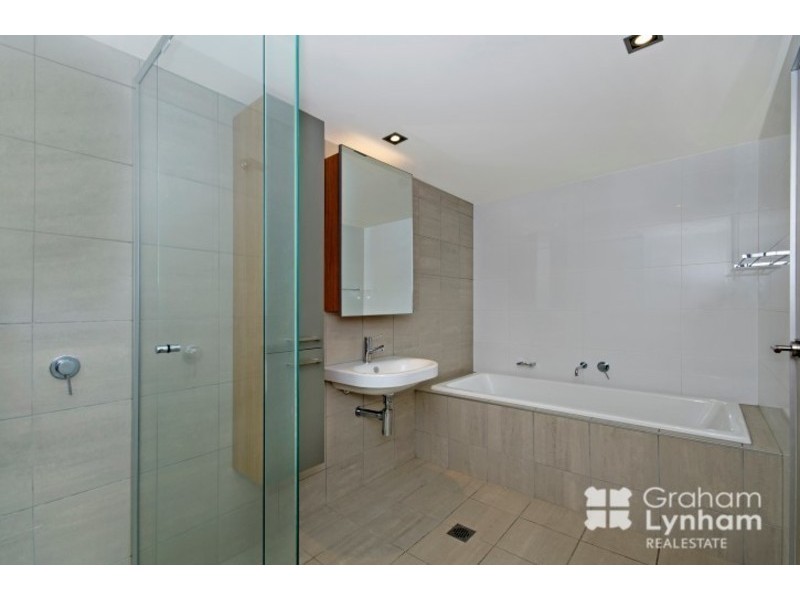 2404/6 Mariners Drive, Townsville City QLD 4810