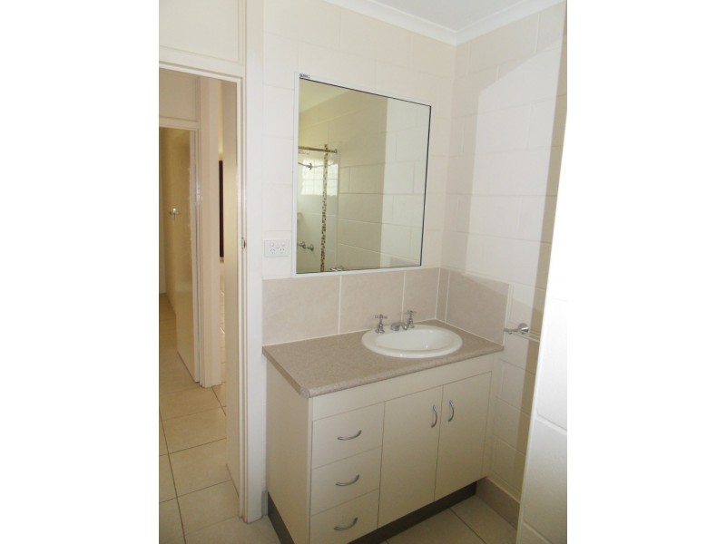 2/8 Silky Oak Street, Kirwan QLD 4817