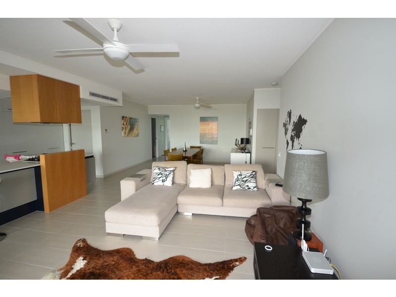 2404/6 Mariners Drive, Townsville City QLD 4810