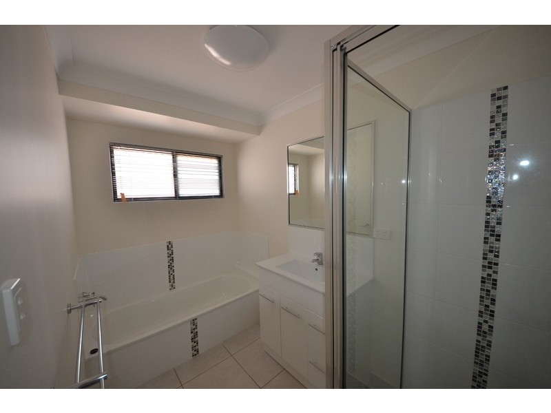 44 Burlingon Circuit, Mount Louisa QLD 4814