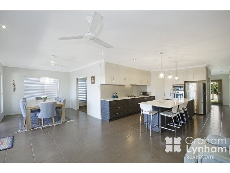 14 Ashmore Crescent, Burdell QLD 4818