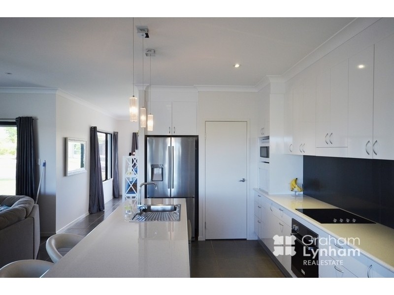 50 Izaro Circuit, Burdell QLD 4818