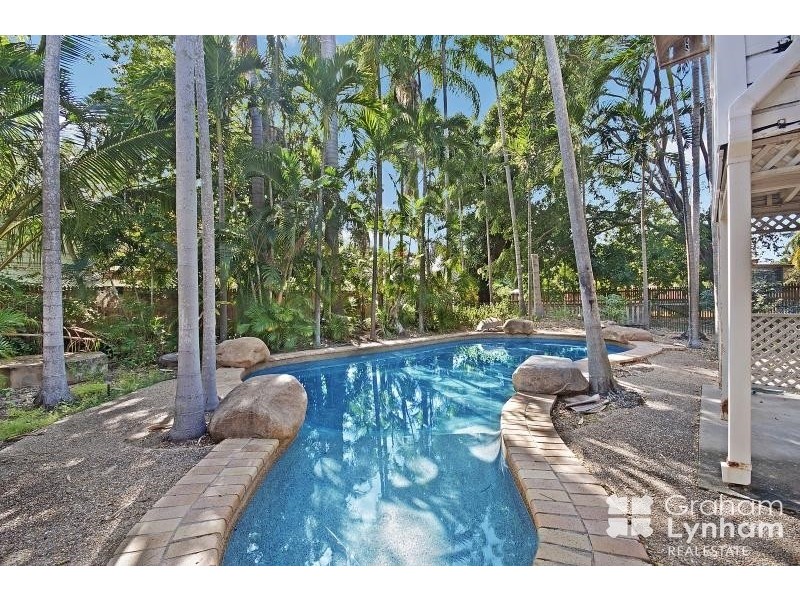 33 Armstrong Street, Hermit Park QLD 4812