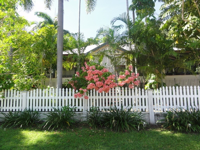 33 Armstrong Street, Hermit Park QLD 4812