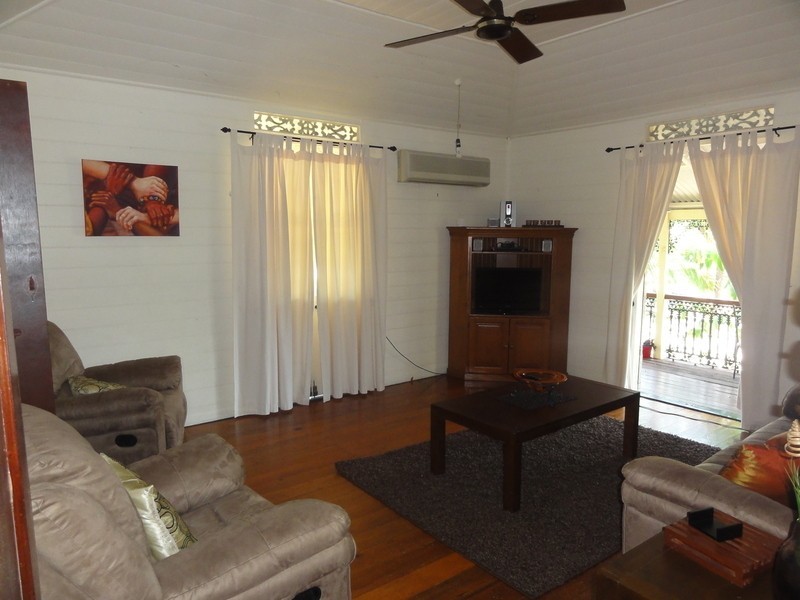 33 Armstrong Street, Hermit Park QLD 4812