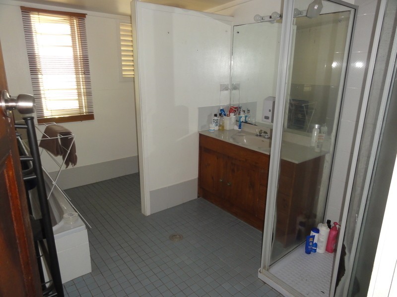 33 Armstrong Street, Hermit Park QLD 4812