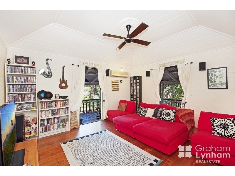 33 Armstrong Street, Hermit Park QLD 4812