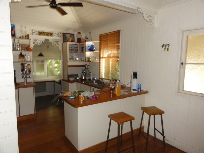 33 Armstrong Street, Hermit Park QLD 4812