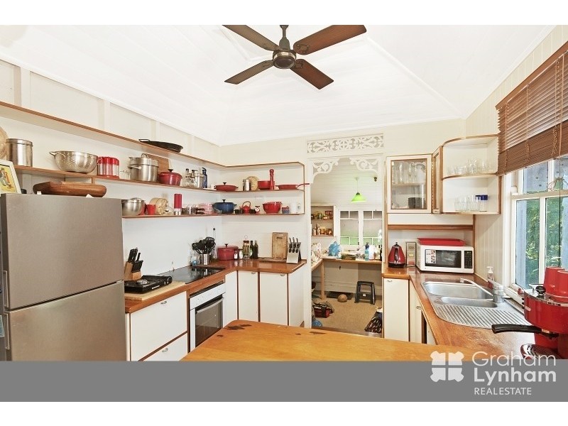 33 Armstrong Street, Hermit Park QLD 4812