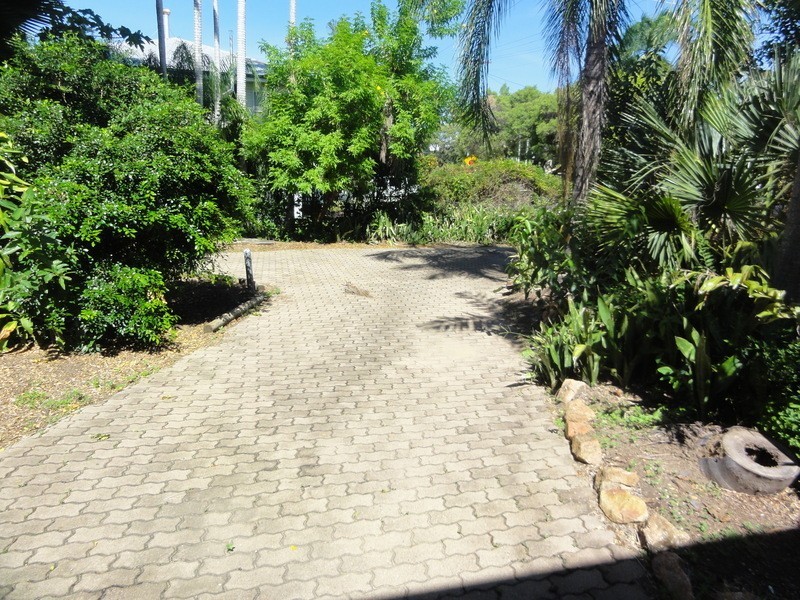 33 Armstrong Street, Hermit Park QLD 4812