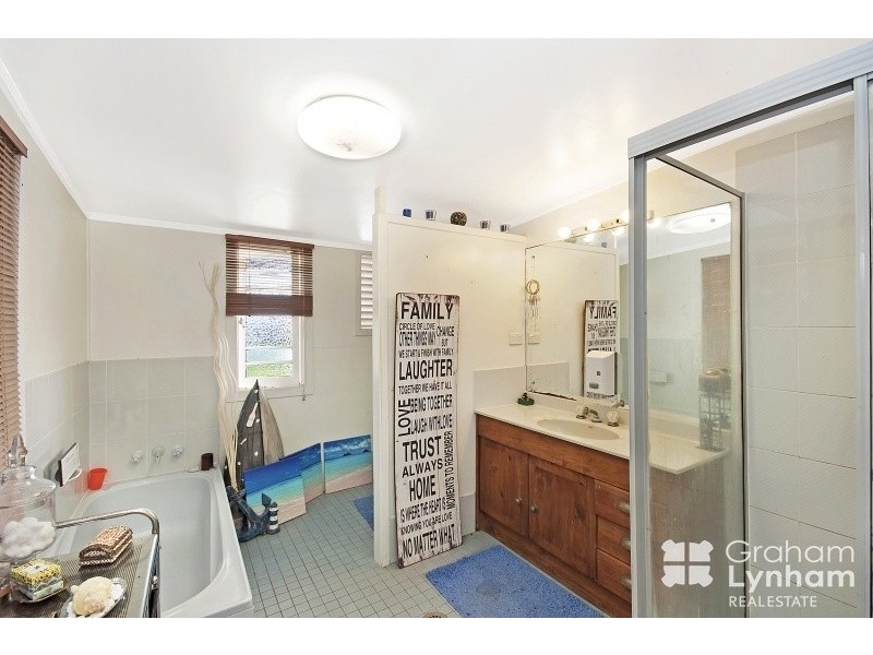 33 Armstrong Street, Hermit Park QLD 4812