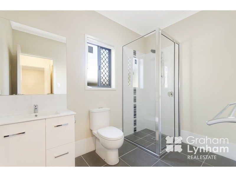 2/5 Rennot Court, Kelso QLD 4815