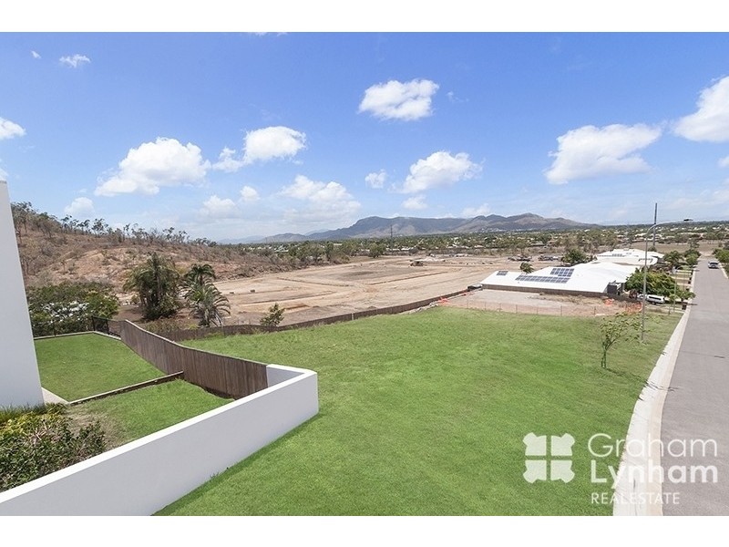 34 Zoe Court, Mount Louisa QLD 4814