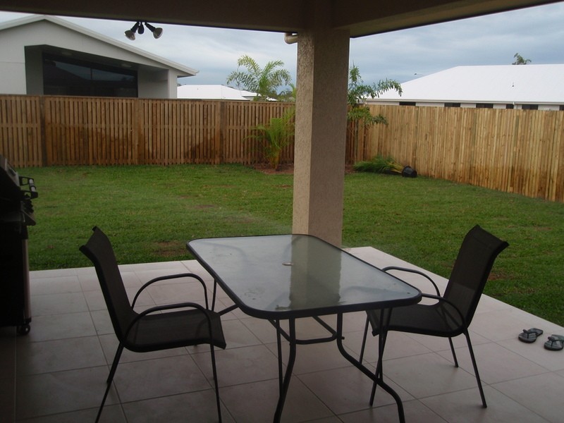 14 Beach Oak Drive, Mount Low QLD 4818