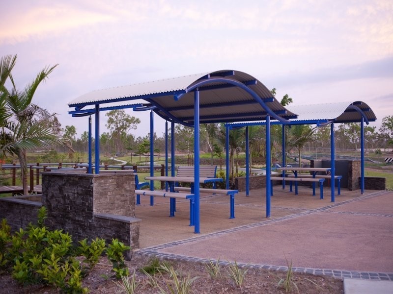 14 Beach Oak Drive, Mount Low QLD 4818