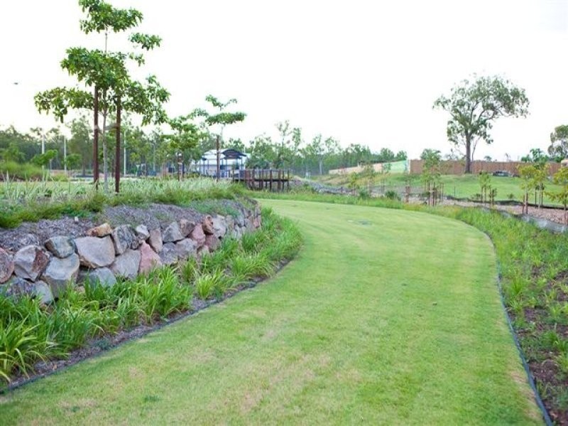 14 Beach Oak Drive, Mount Low QLD 4818