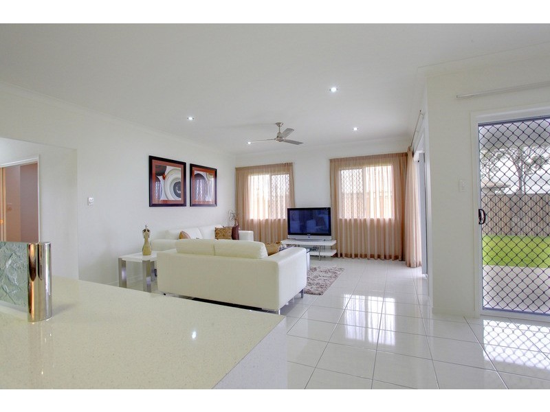 15 Bilbao Place, Bushland Beach QLD 4818