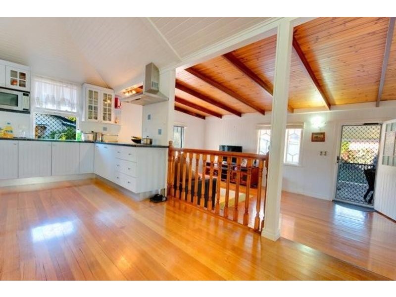 23 Edwards Street, West End QLD 4810