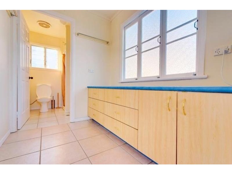 23 Edwards Street, West End QLD 4810