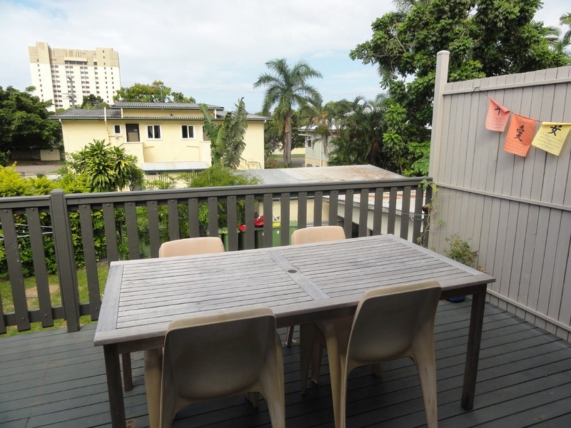 4/5B Warburton Street, North Ward QLD 4810