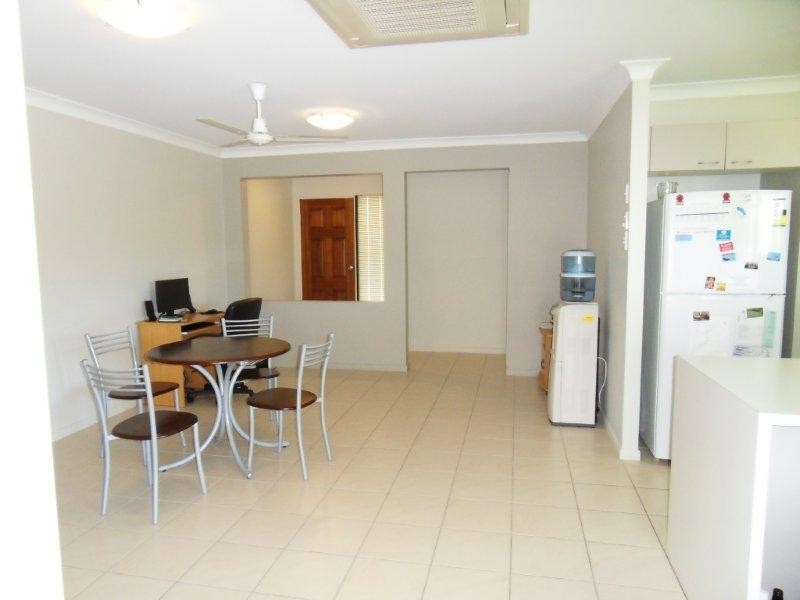 9 Sandy Place, Kirwan QLD 4817