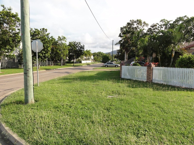 3/8 Derby Street, Pimlico QLD 4812