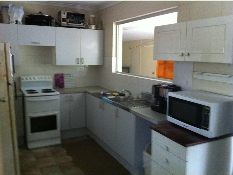 2 Alexander Street, Rasmussen QLD 4815