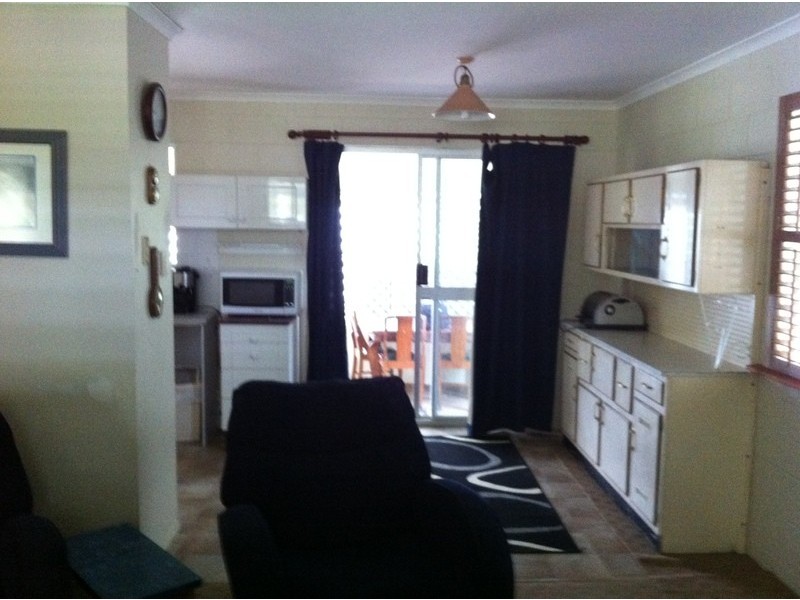 2 Alexander Street, Rasmussen QLD 4815