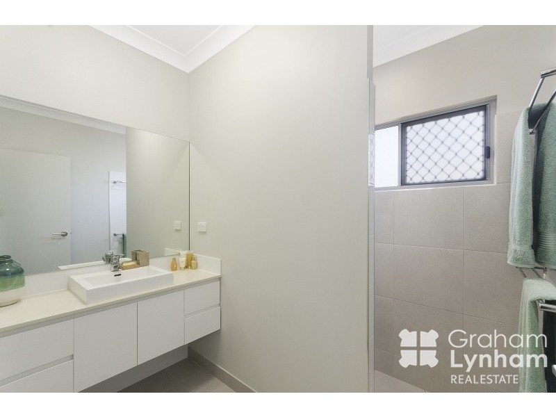 8 Nyota Street, Burdell QLD 4818