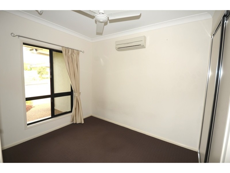 Bushland Beach QLD 4818