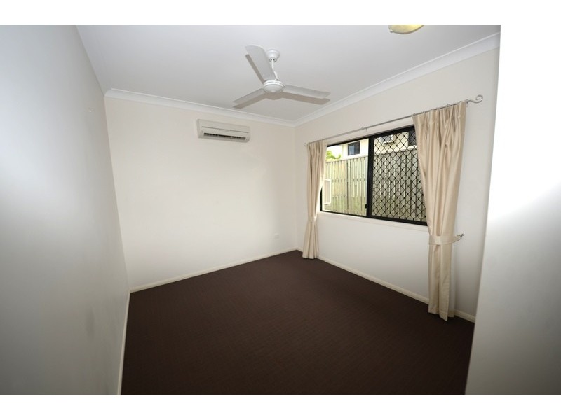 Bushland Beach QLD 4818