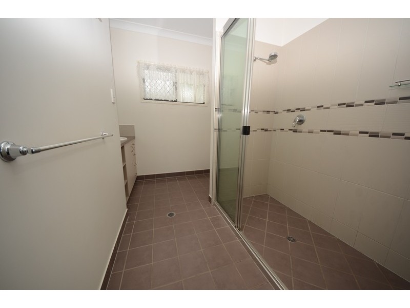 Bushland Beach QLD 4818