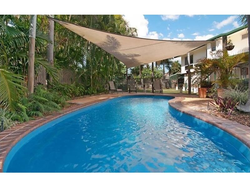 15 Karina Crescent, Rasmussen QLD 4815