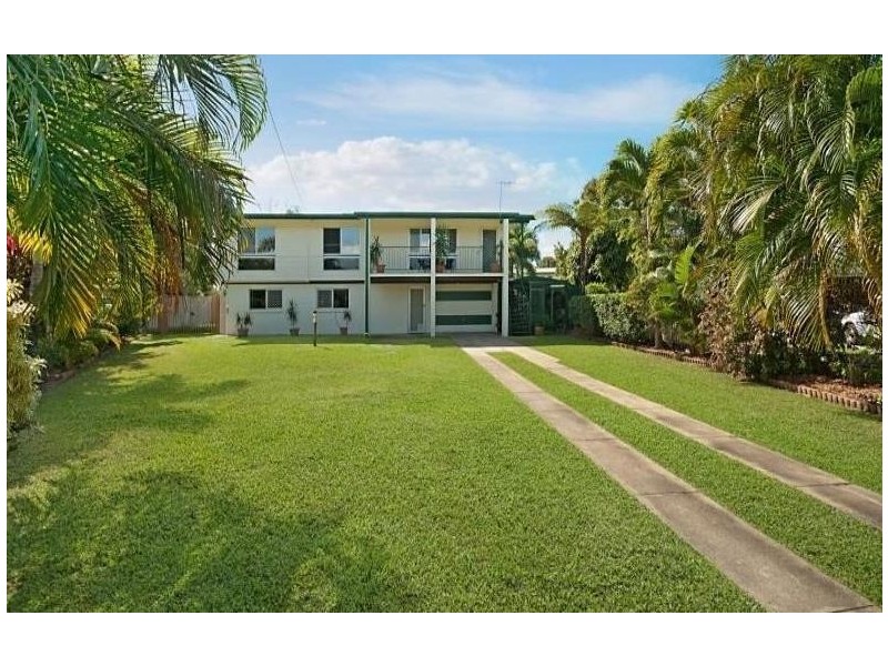 15 Karina Crescent, Rasmussen QLD 4815