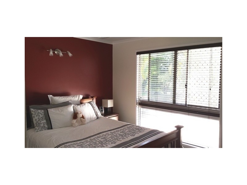 15 Karina Crescent, Rasmussen QLD 4815