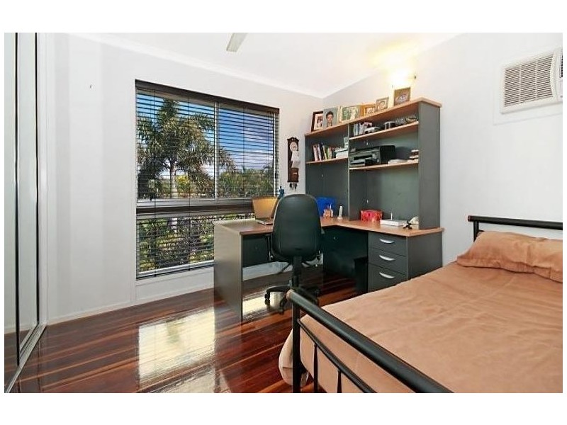 15 Karina Crescent, Rasmussen QLD 4815